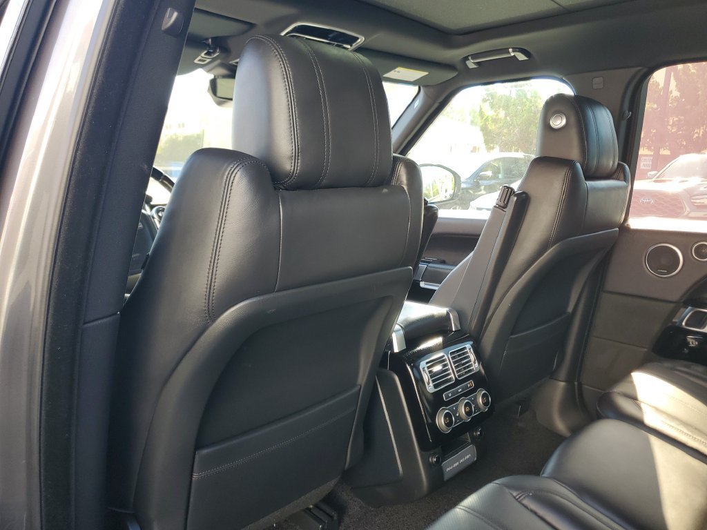 Used 2017 Land Rover Range Rover HSE AWD/4WD image 18