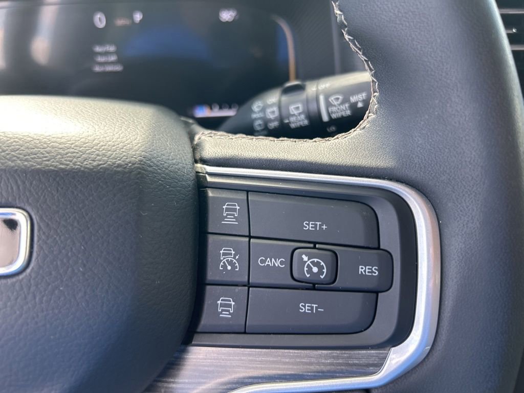 Used 2023 Jeep Wagoneer Series III w/ Preferred Equipment Group image 41