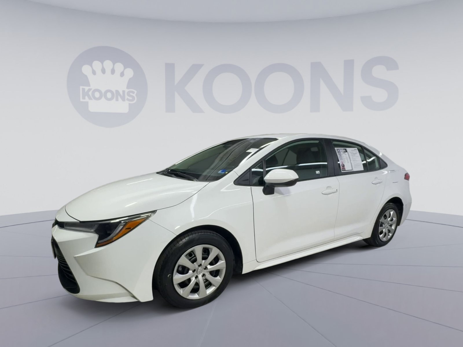 Used 2025 Toyota Corolla LE FWD image 5