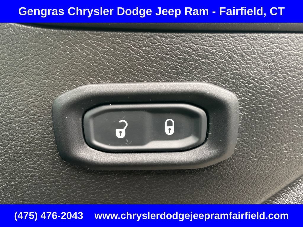 Used 2024 Jeep Wrangler Unlimited AWD/4WD image 18