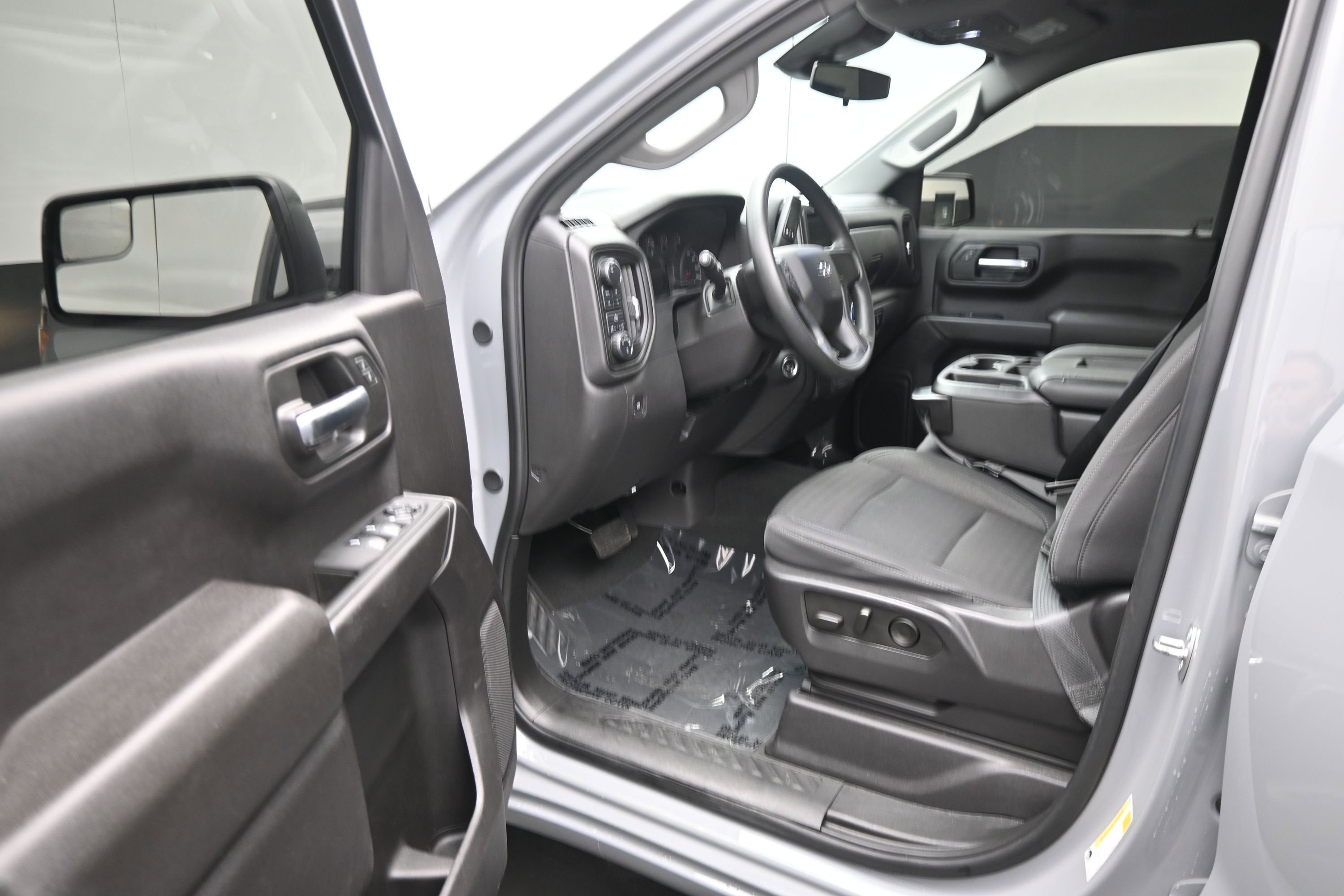 Used 2024 Chevrolet Silverado 1500 Custom Trail Boss w/ LPO, Dark Essentials Package AWD/4WD image 12