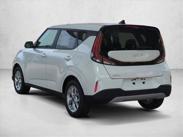 Used 2025 Kia Soul LX w/ LX Technology Package FWD image 7
