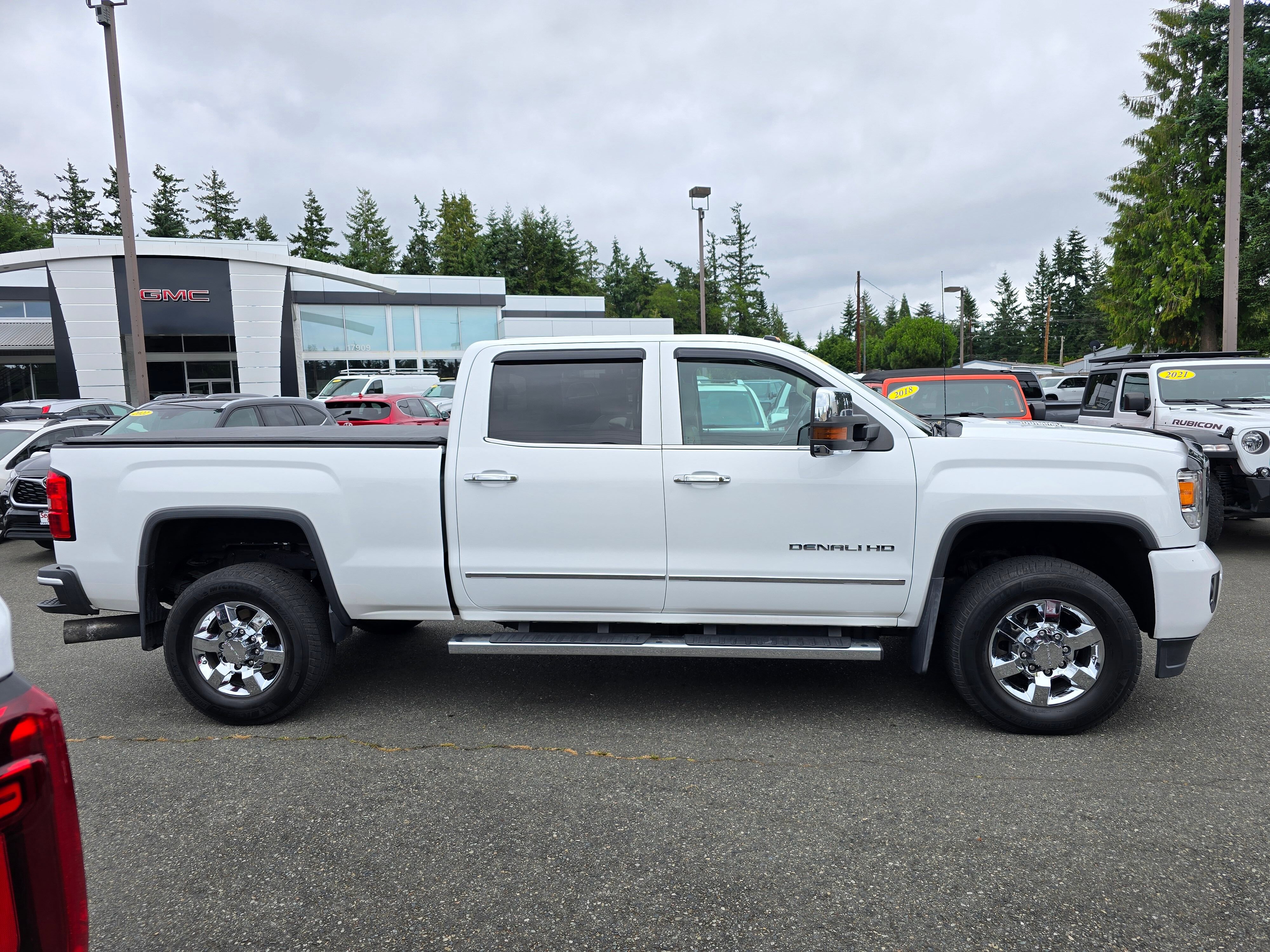 Used 2015 GMC Sierra 3500 Denali w/ Duramax Plus Package image 8