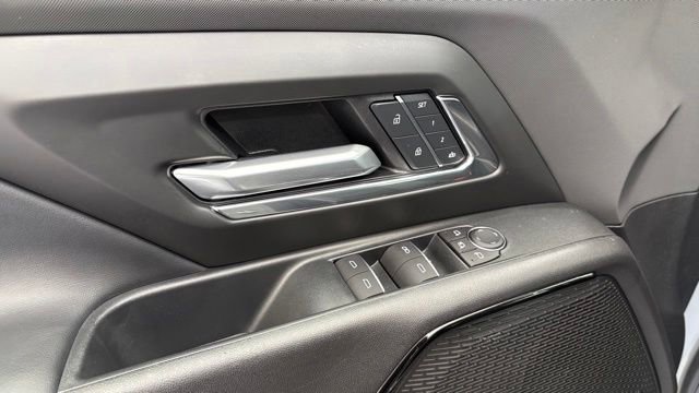 Used 2025 Chevrolet Silverado EV LT AWD/4WD image 18