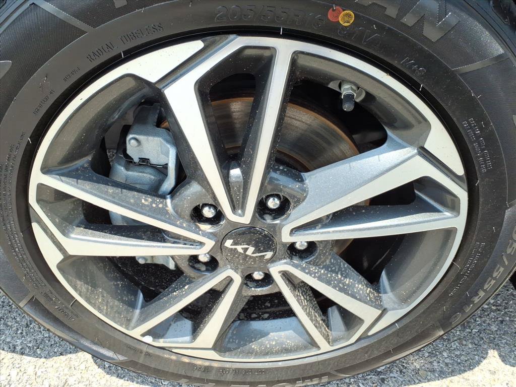 Used 2023 Kia Forte LXS FWD image 11