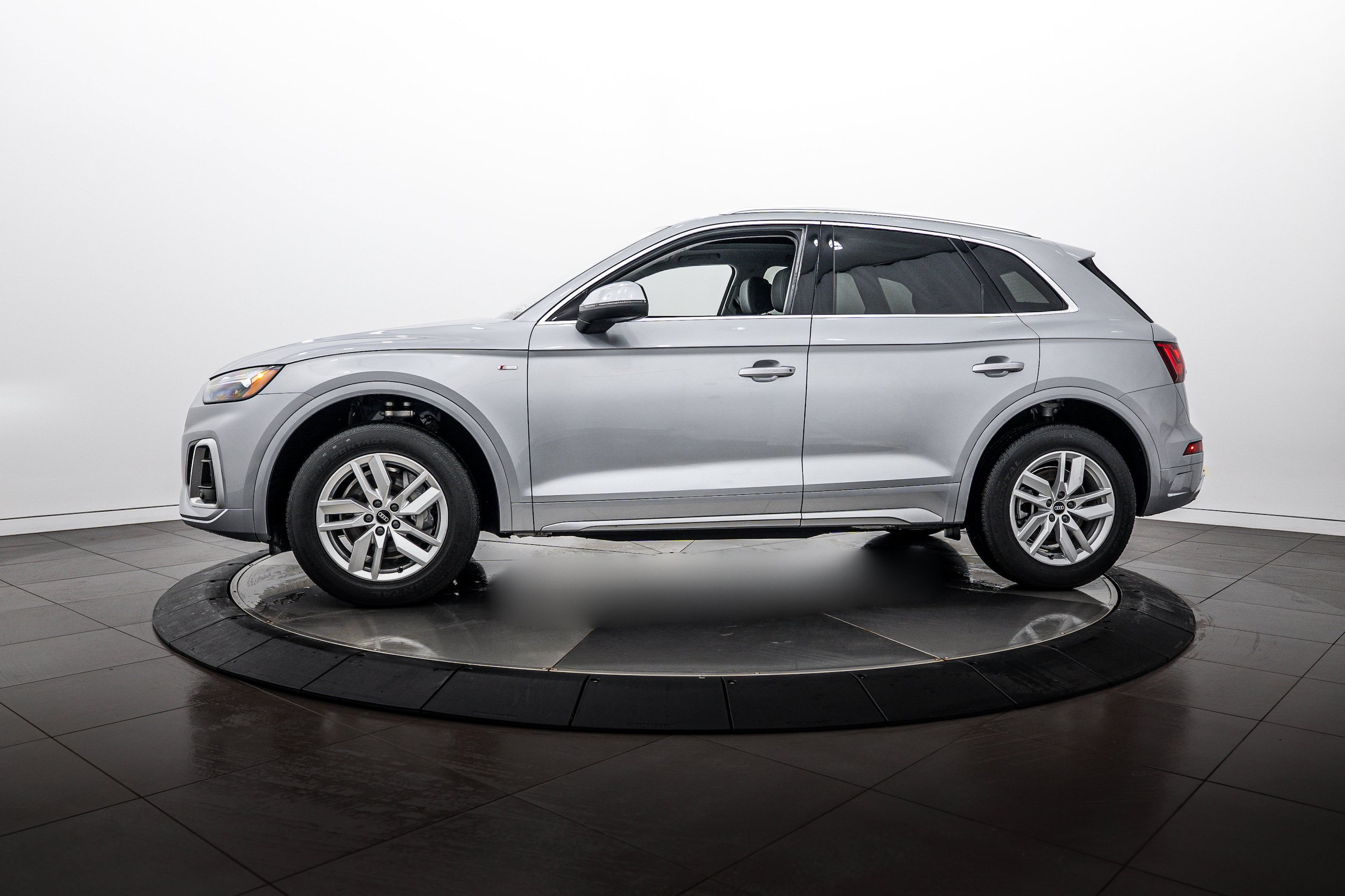 Certified 2023 Audi Q5 2.0T Premium w/ Convenience Package AWD/4WD image 6