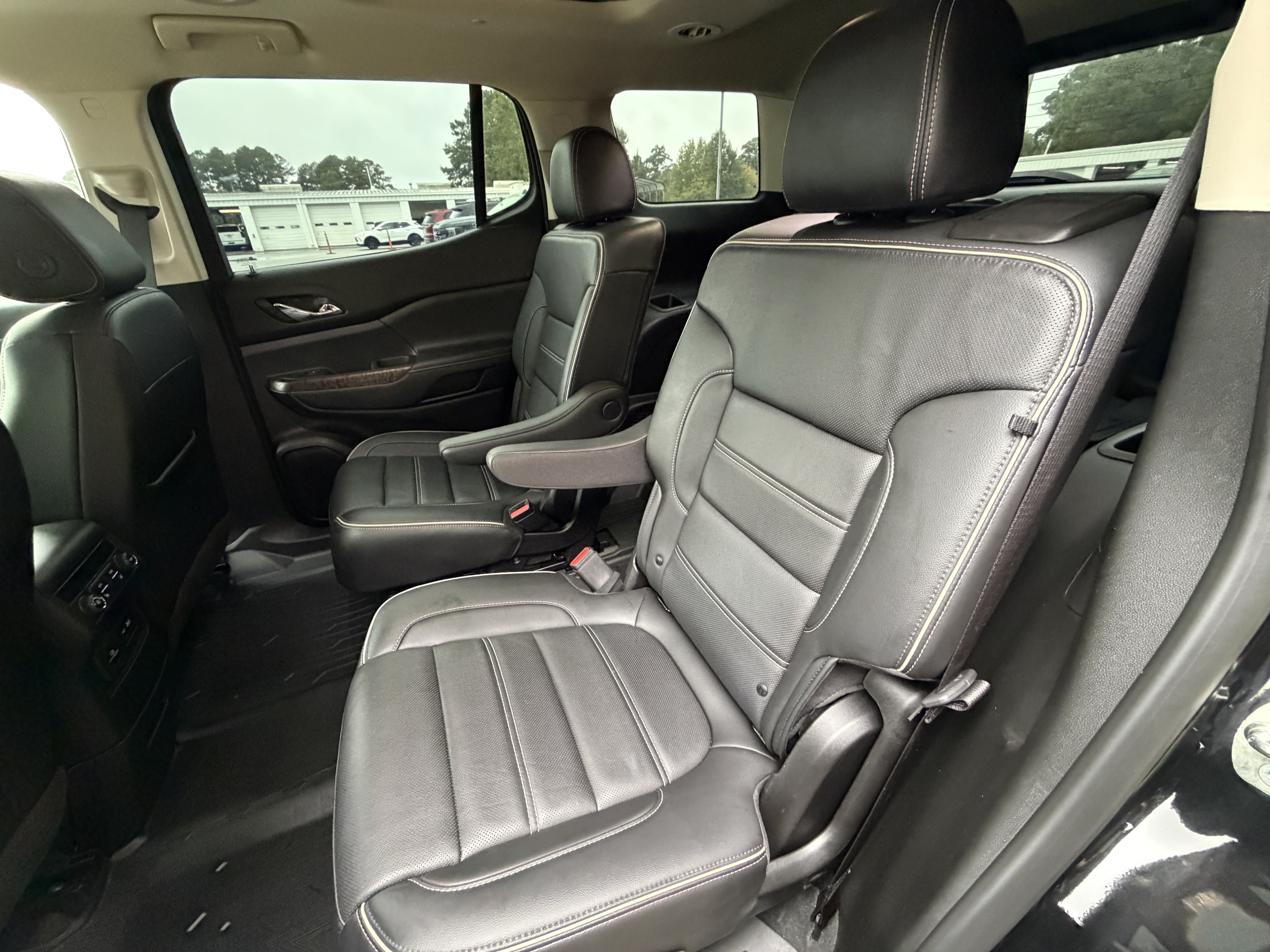 Used 2023 GMC Acadia Denali w/ Black Diamond Edition FWD image 17