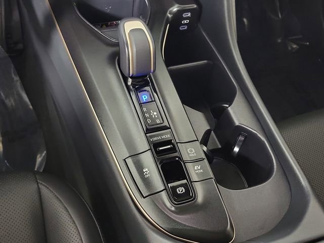 Used 2023 Toyota Crown Limited image 31