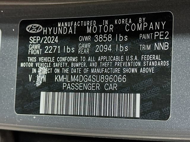 Used 2025 Hyundai Elantra Sport FWD image 26