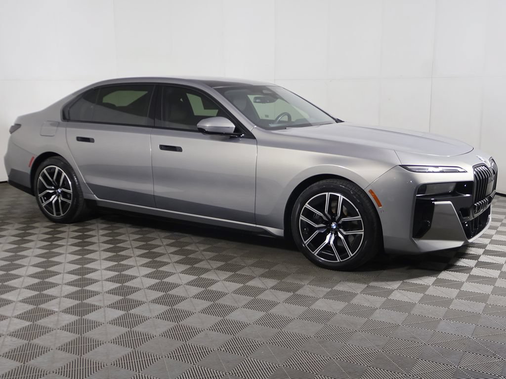 Used 2023 BMW 760i xDrive w/ Parking Assistance Package AWD/4WD image 15