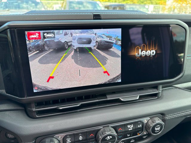 Used 2024 Jeep Wrangler Unlimited Rubicon 4xe w/ Technology Group AWD/4WD image 17