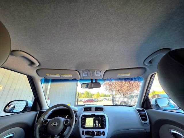 Used 2015 Kia Soul EV + FWD image 25