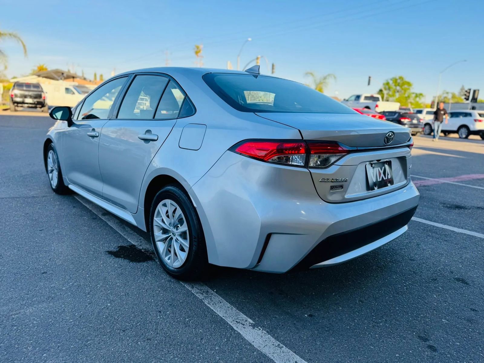 Used 2021 Toyota Corolla LE image 6