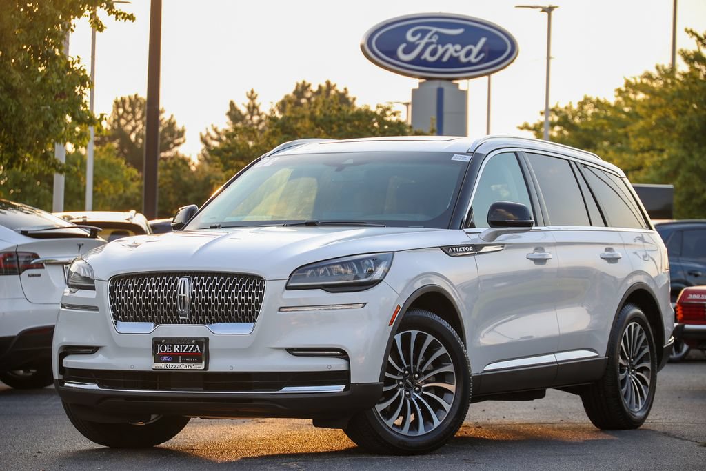 Used 2022 Lincoln Aviator AWD w/ Premium Package image 2