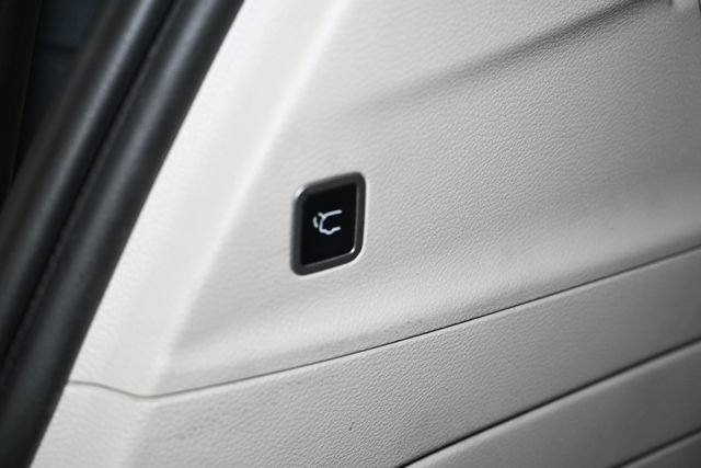 Used 2023 Chrysler Pacifica Limited FWD image 63