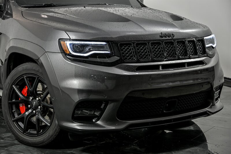 Used 2019 Jeep Grand Cherokee SRT w/ Trailer Tow Group IV AWD/4WD image 2