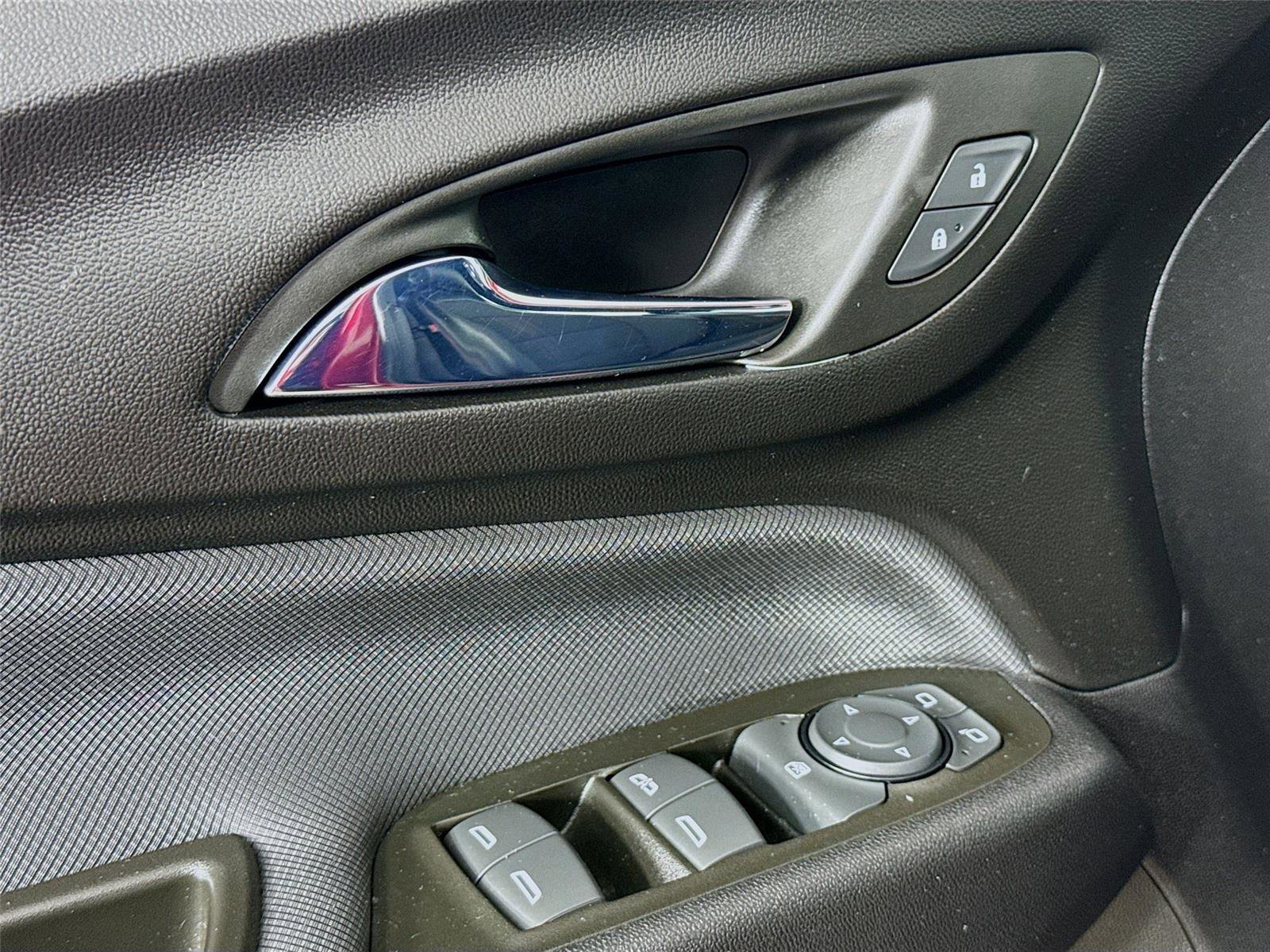 Used 2023 Chevrolet Equinox RS AWD/4WD image 18