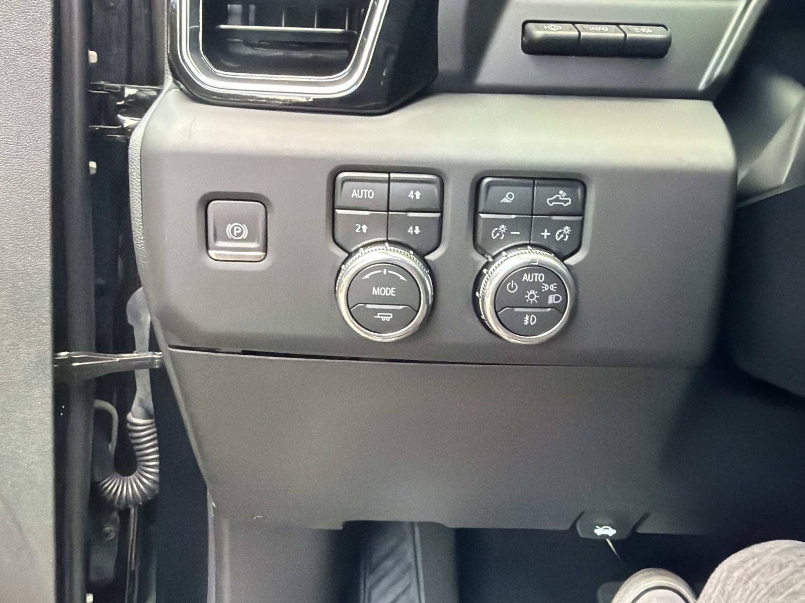 Used 2026 GMC Sierra 1500 Denali Ultimate AWD/4WD image 32