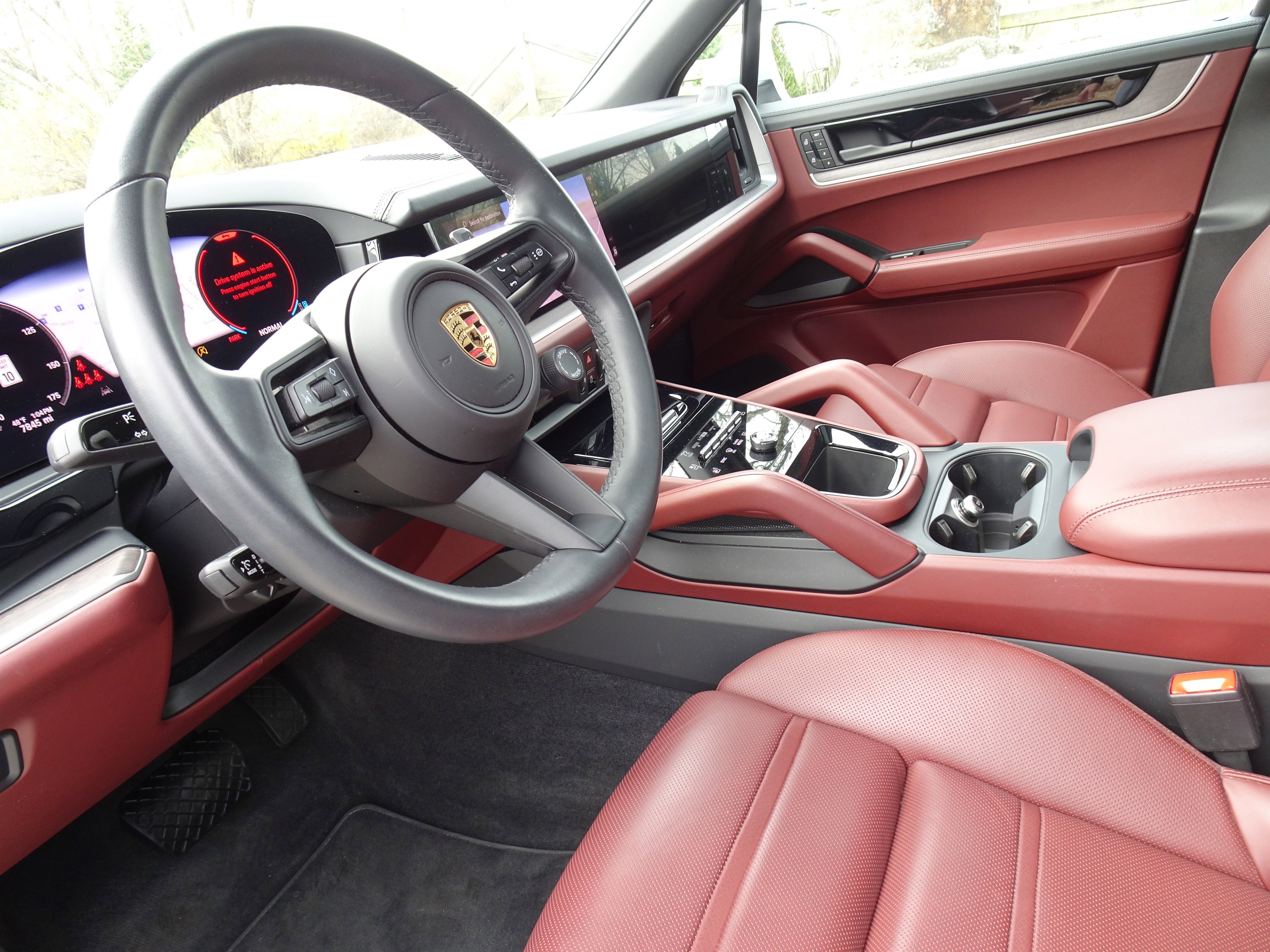 Used 2024 Porsche Cayenne image 18