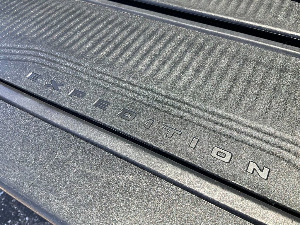 Used 2025 Ford Expedition Max Active AWD/4WD image 59