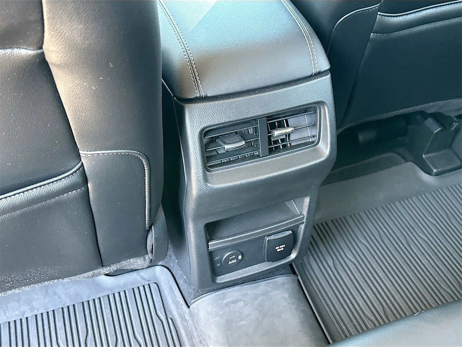 Used 2021 Ford Edge Titanium image 25