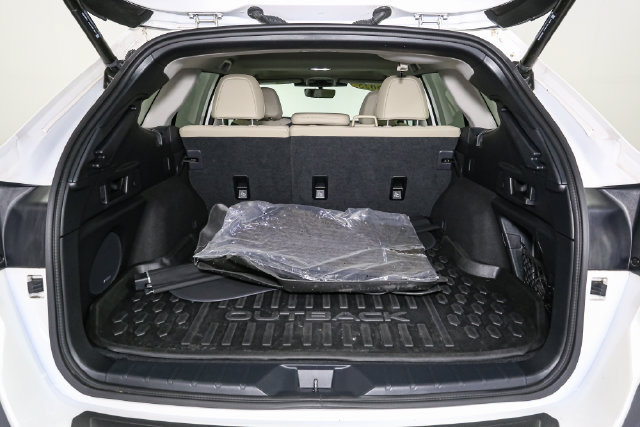 Used 2025 Subaru Outback Limited AWD/4WD image 11