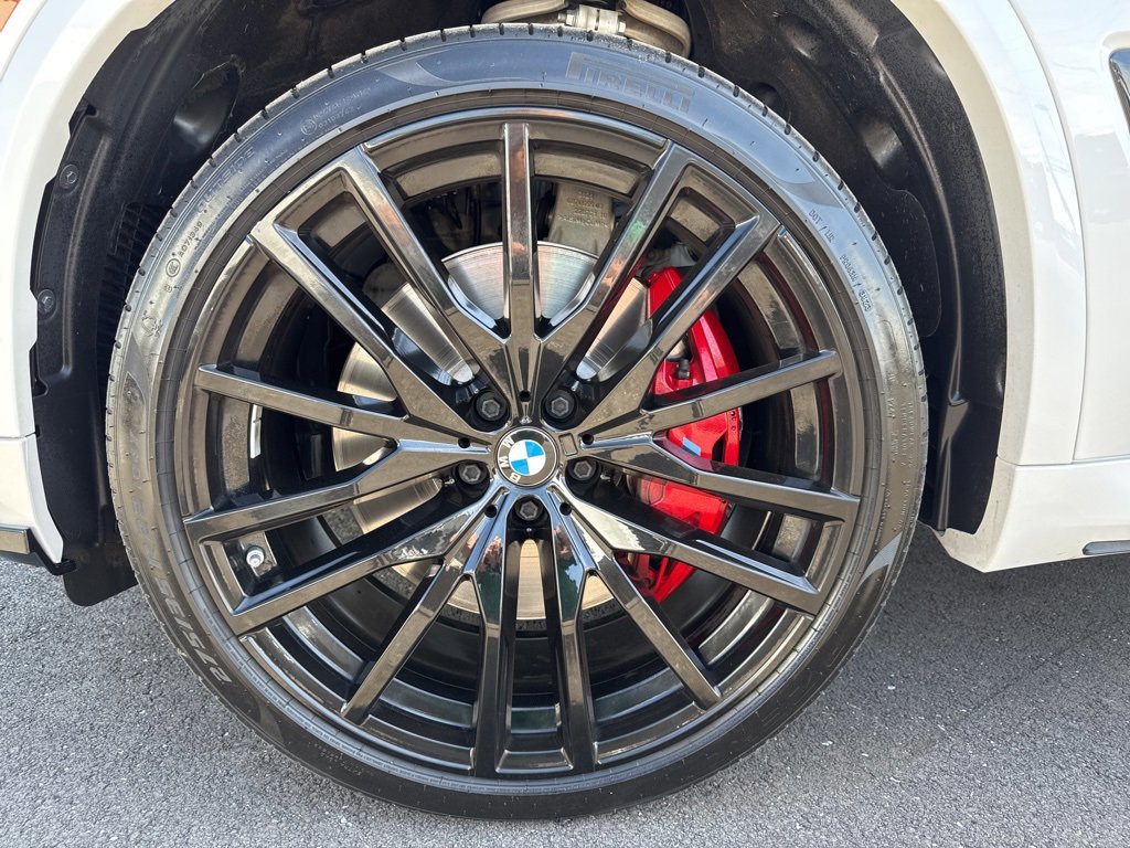 Used 2022 BMW X5 M50i w/ Executive Package image 19