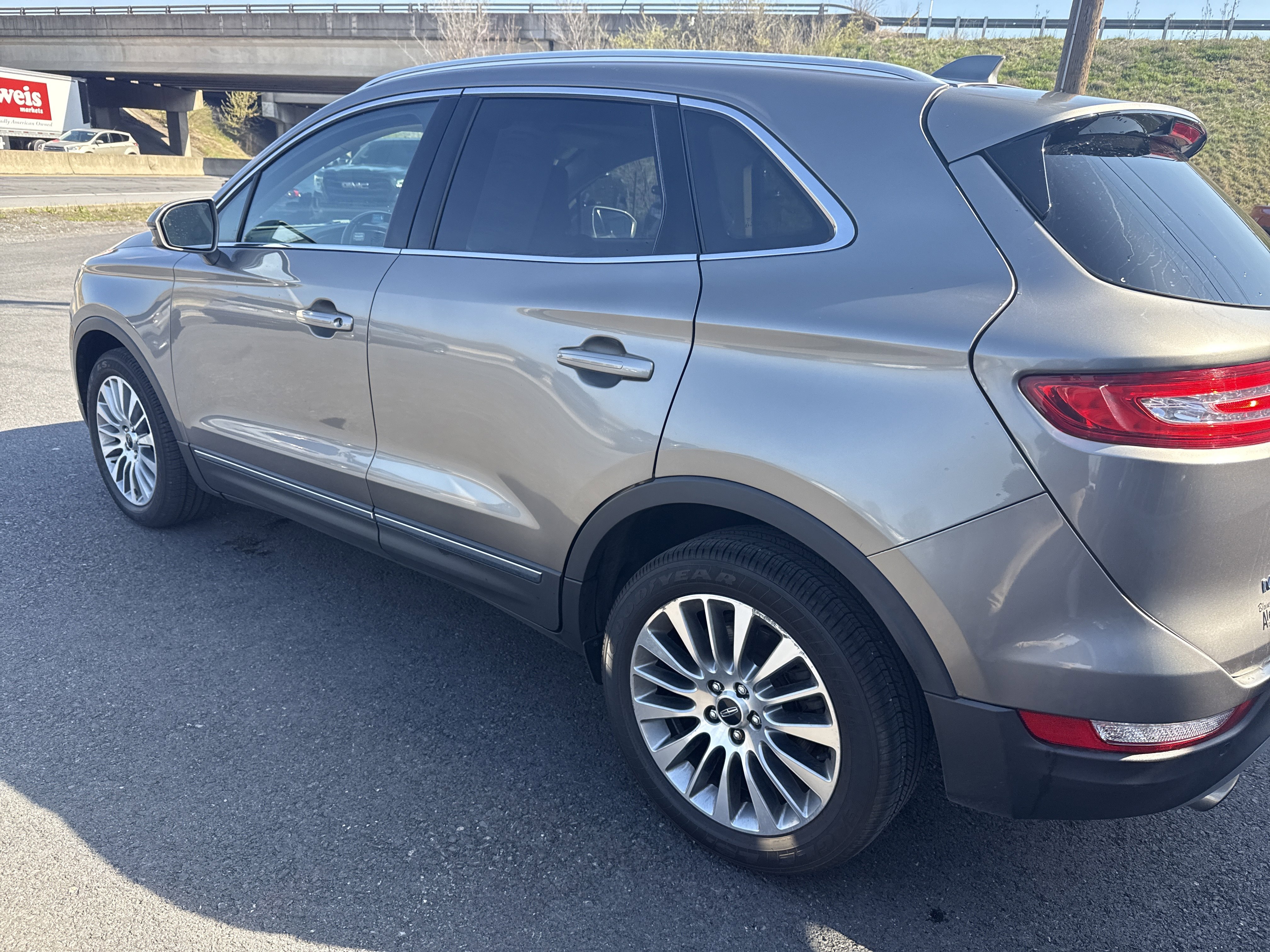 Used 2017 Lincoln MKC Reserve w/ Lincoln MKC Climate Package image 6
