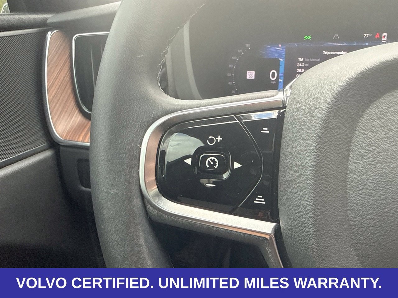Certified 2024 Volvo XC60 B5 Plus w/ Protection Package Premier AWD/4WD image 31