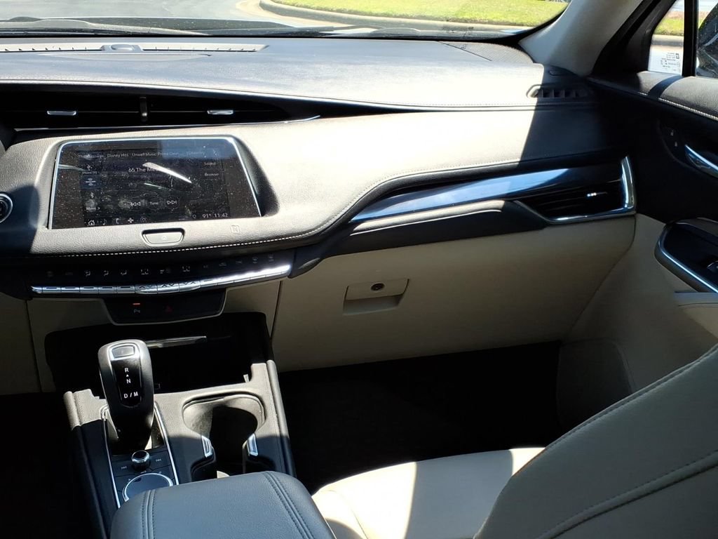 Used 2019 Cadillac XT4 Luxury FWD image 14