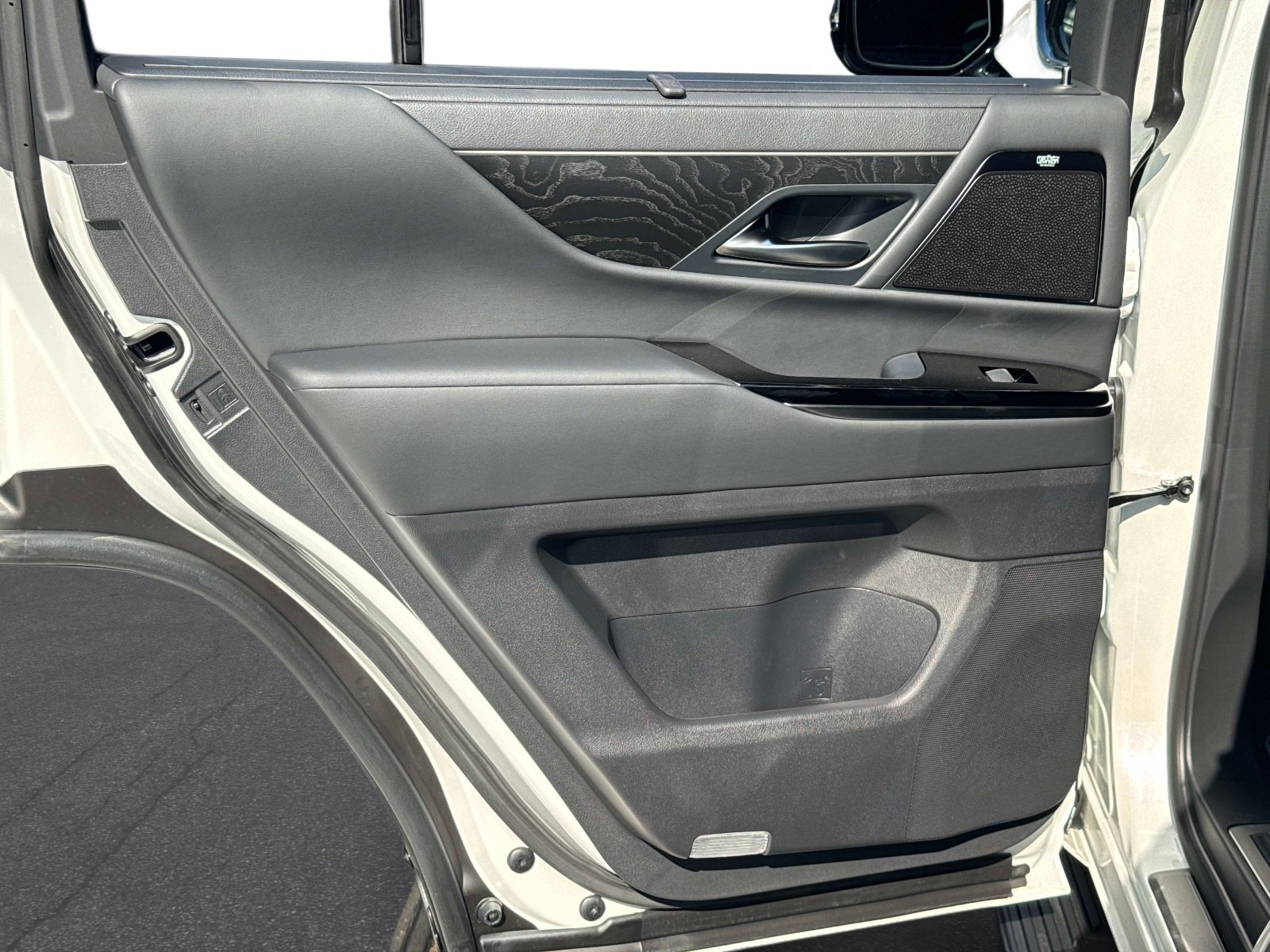 New 2026 Lexus LX 700h Luxury AWD/4WD image 13