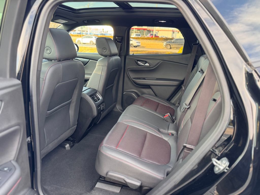 Used 2022 Chevrolet Blazer RS w/ Enhanced Convenience Package image 12