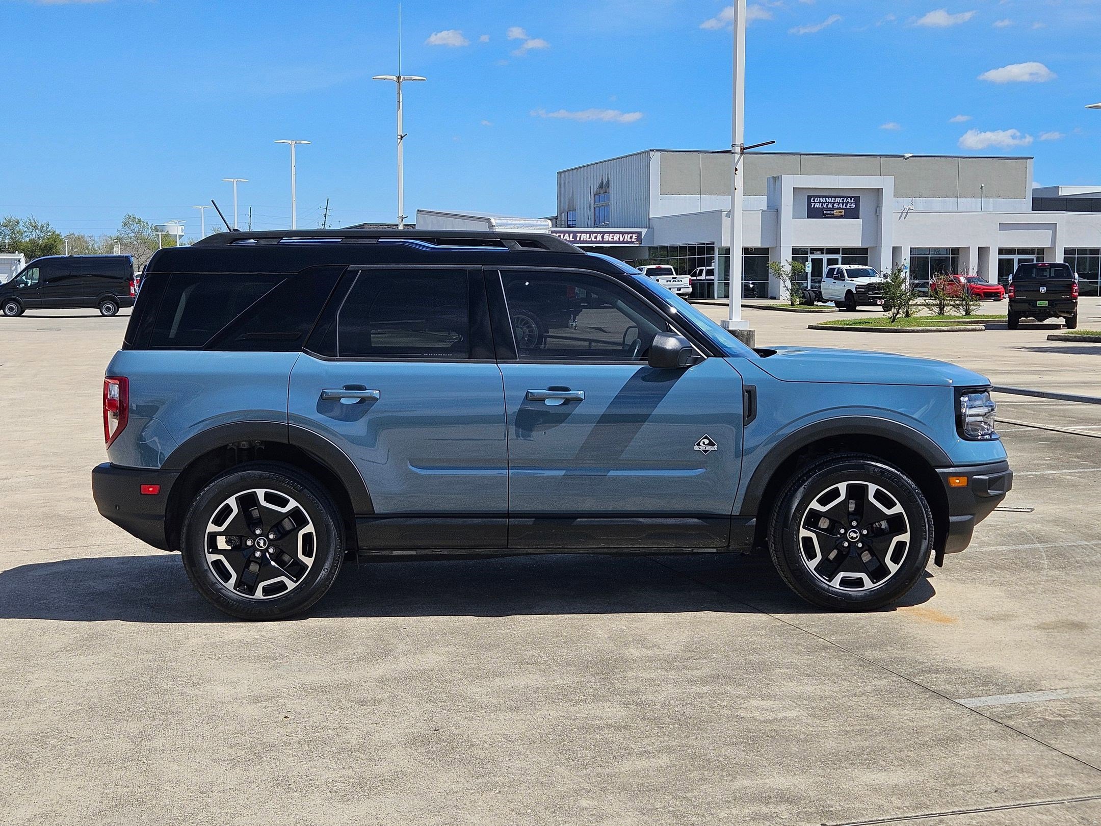Used 2022 Ford Bronco Sport Outer Banks w/ Tech Package image 2