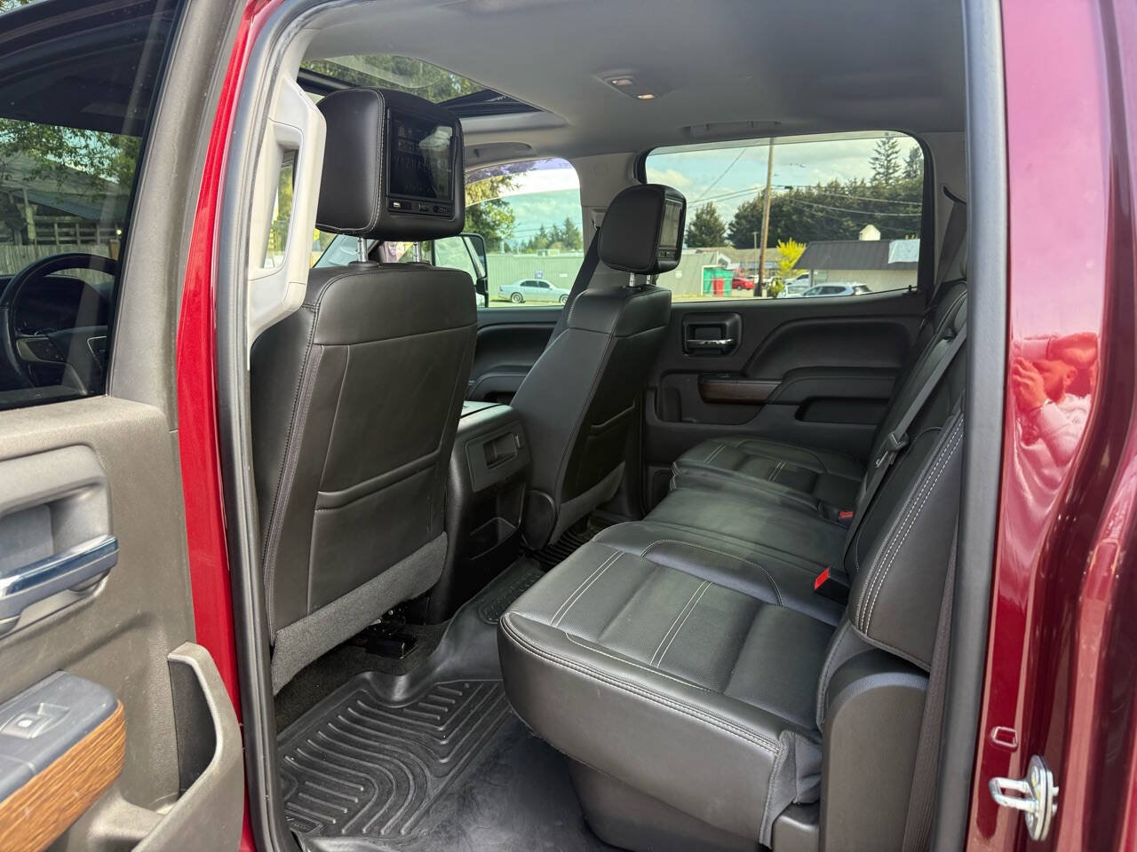 Used 2017 GMC Sierra 3500 Denali w/ Duramax Plus Package AWD/4WD image 10