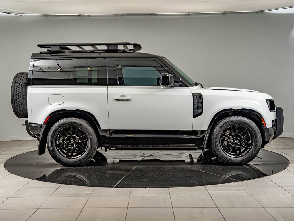 Used 2023 Land Rover Defender 90 X-Dynamic SE AWD/4WD image 4