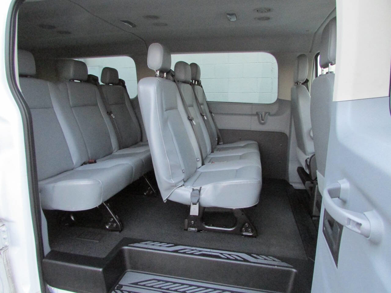 Used 2016 Ford Transit 150 XL image 5