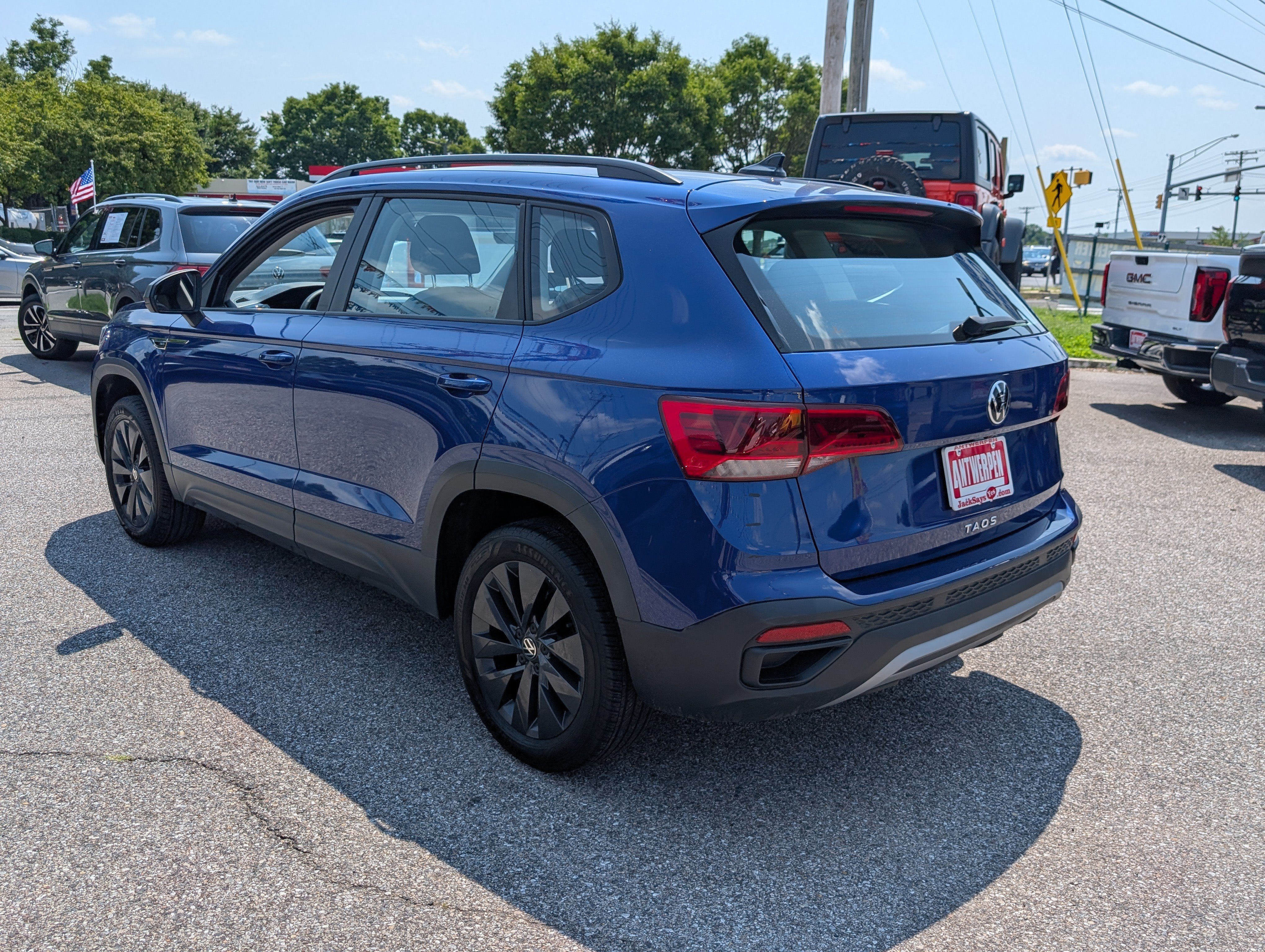 Used 2024 Volkswagen Taos S FWD image 5