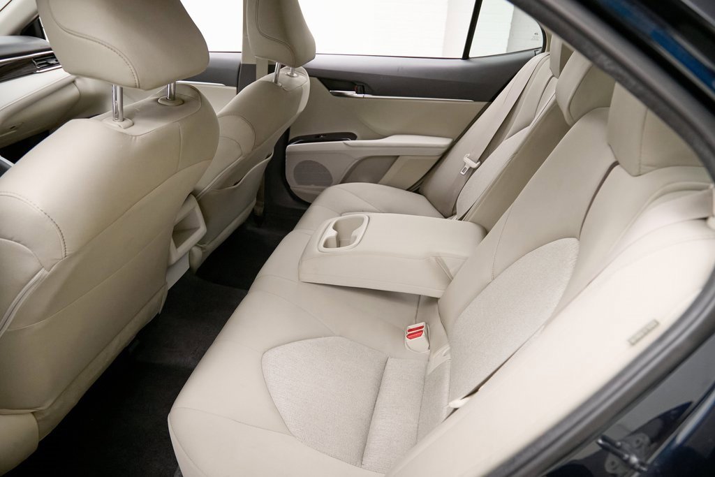 Used 2018 Toyota Camry LE image 22