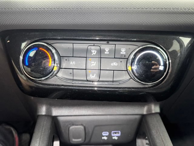 Used 2025 Chevrolet TrailBlazer LT AWD/4WD image 17