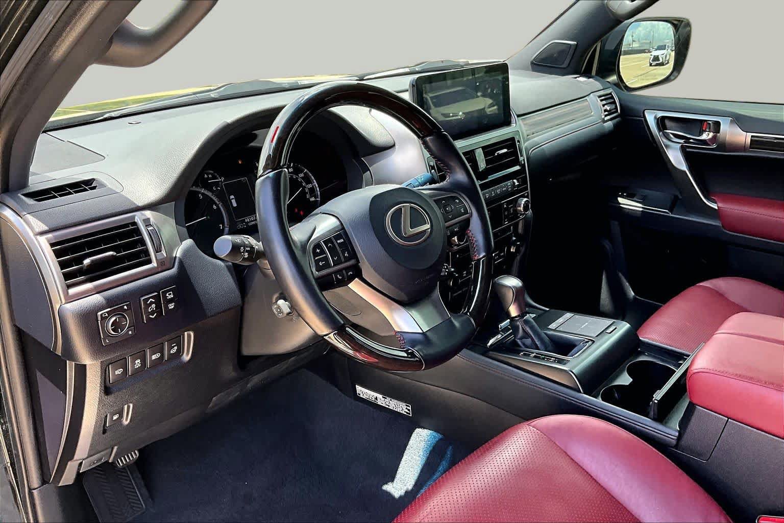 Used 2023 Lexus GX 460 Luxury w/ Accessory Package AWD/4WD image 18
