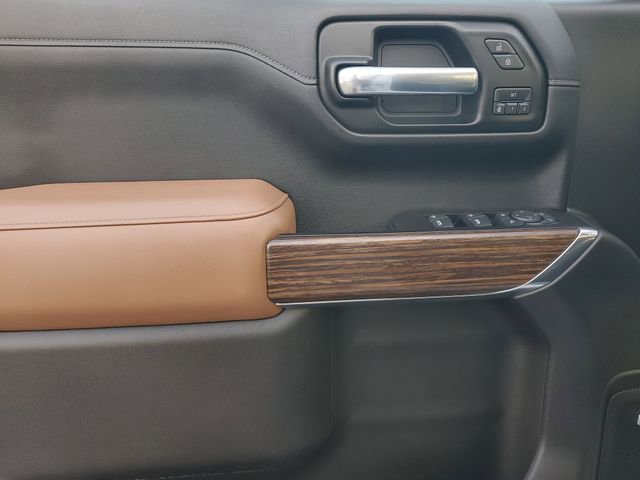 Used 2020 Chevrolet Silverado 1500 High Country w/ Technology Package image 24