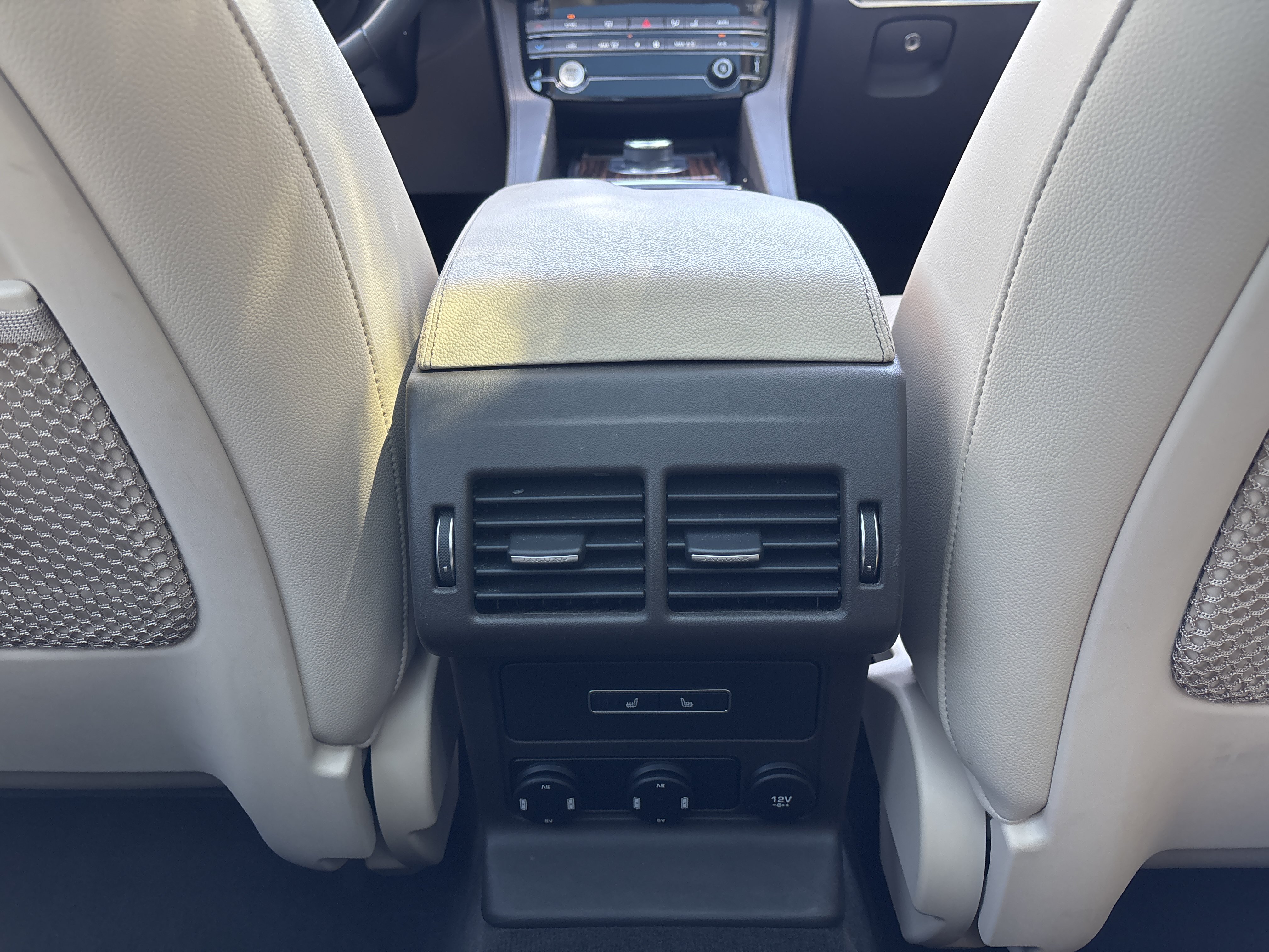 Used 2019 Jaguar F-PACE Prestige AWD/4WD image 27