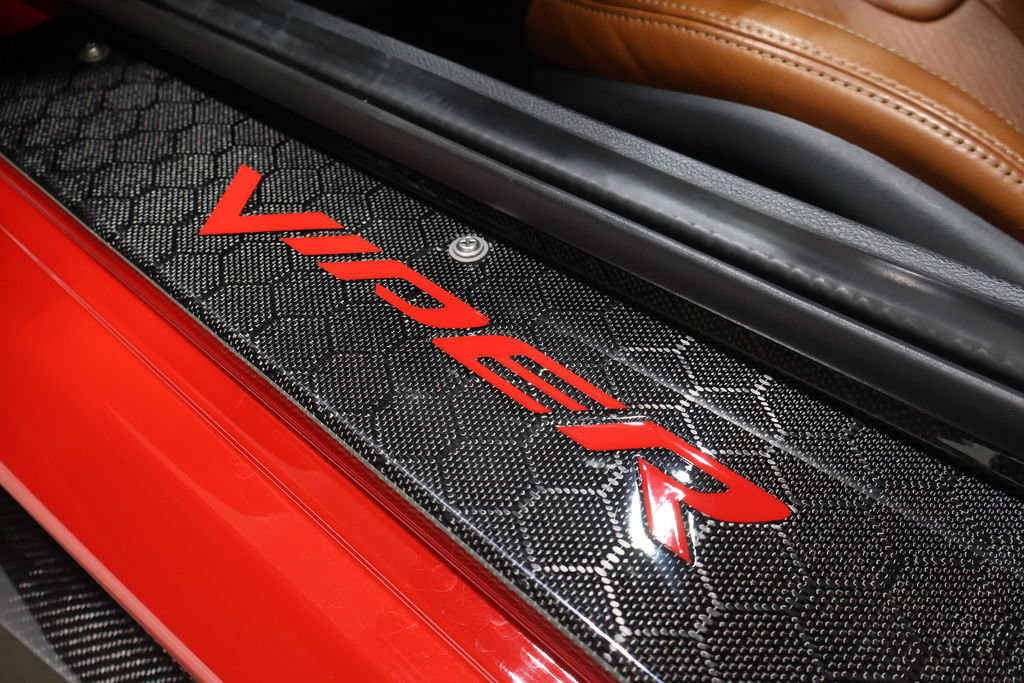 Used 2013 SRT Viper GTS w/ GTS Laguna Interior Pkg image 63