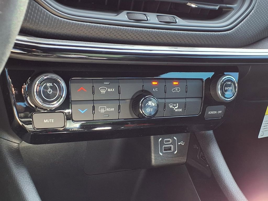 New 2026 Jeep Compass Latitude image 15