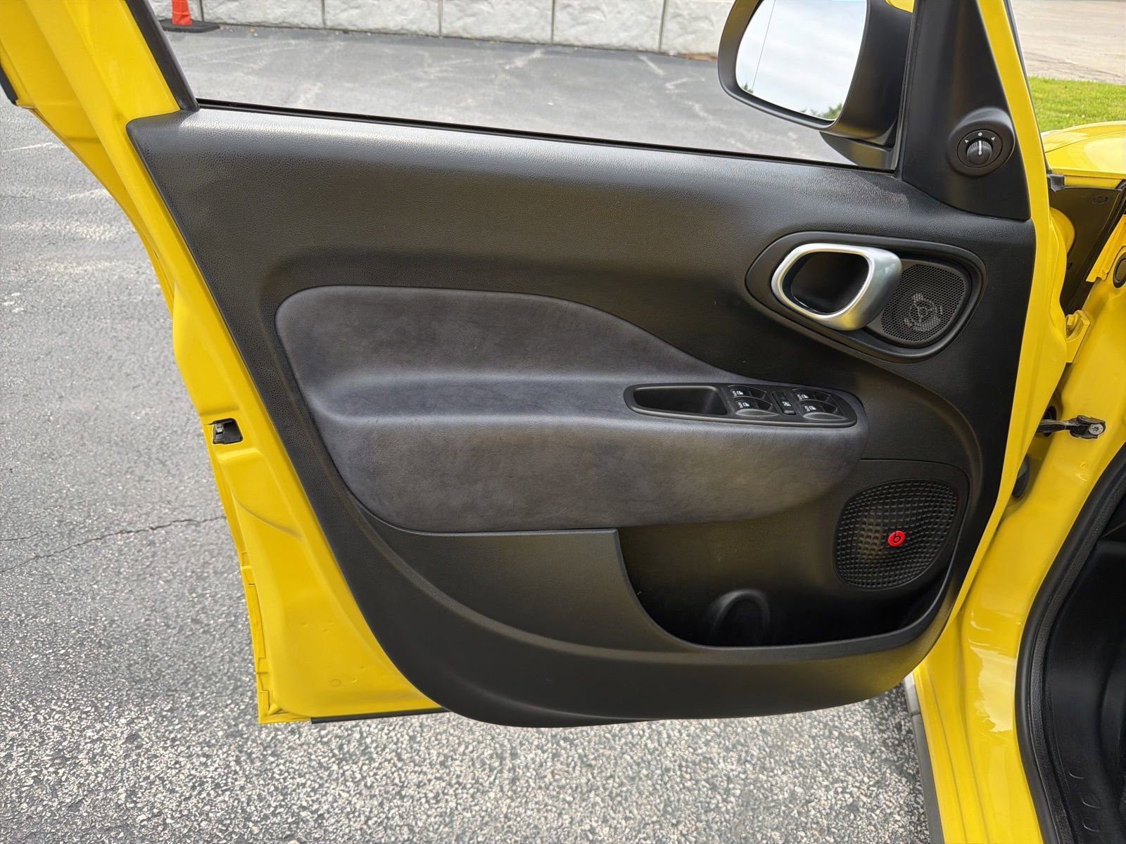 Used 2017 FIAT 500L Trekking FWD image 11