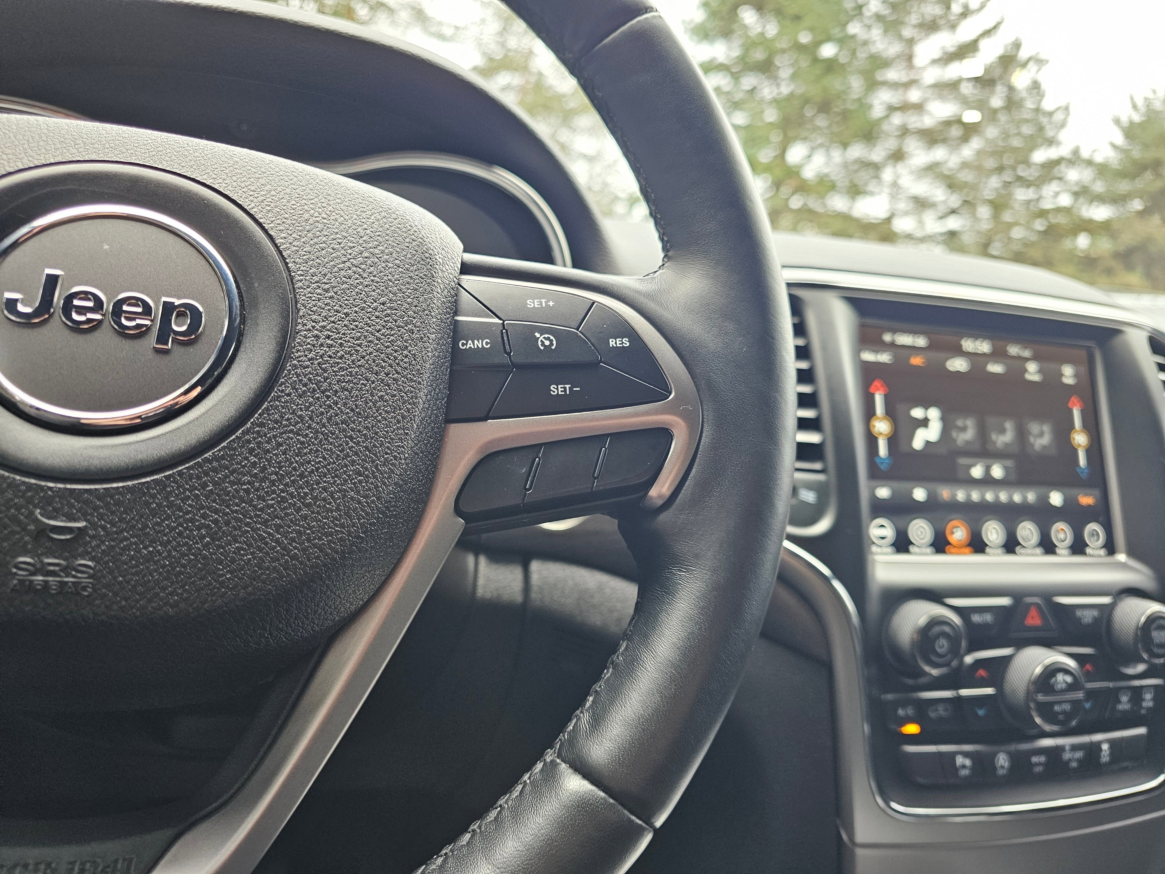 Used 2018 Jeep Grand Cherokee Altitude AWD/4WD image 28