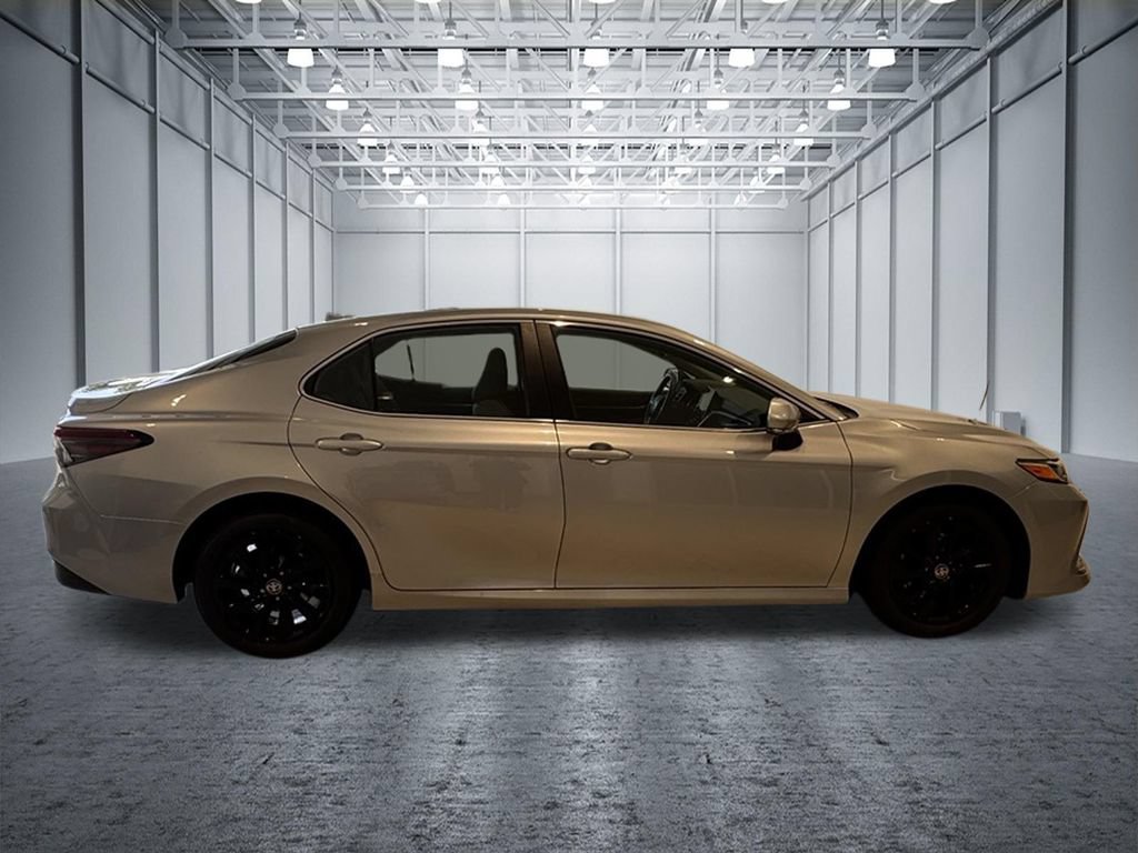 Used 2022 Toyota Camry LE w/ Convenience Package FWD image 7