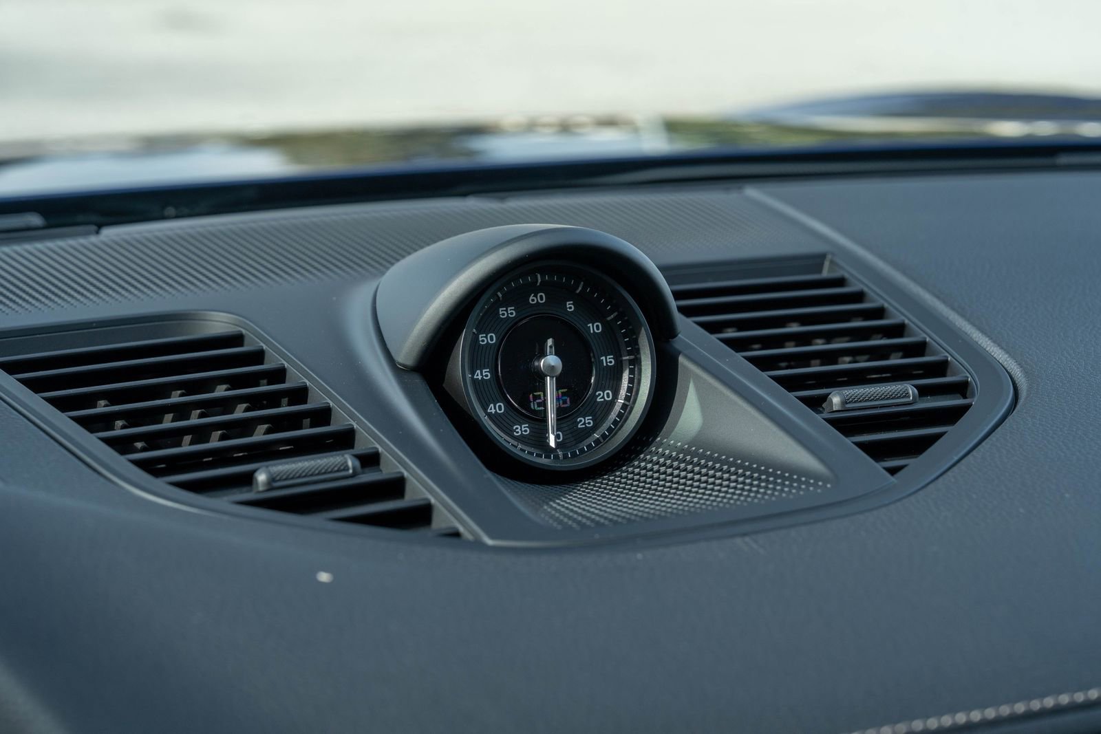 Used 2026 Porsche Panamera 4 image 27