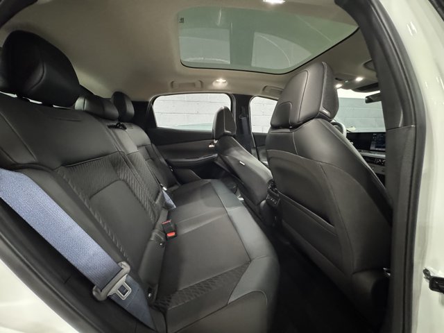 New 2026 Nissan Leaf Platinum+ w/ Cargo Package (Platinum+) FWD image 18