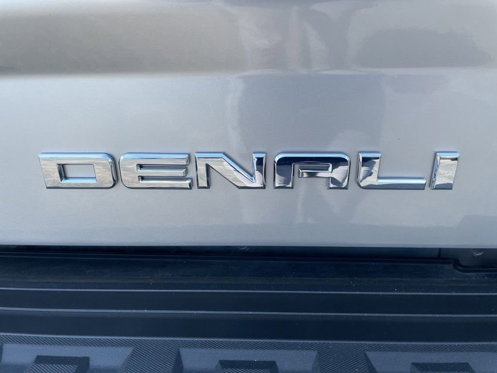 Used 2019 GMC Sierra 2500 Denali w/ Duramax Plus Package AWD/4WD image 7